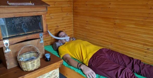 زنبور درمانی